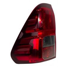 Lanterna Tras Esquerda Toyota Hilux Srx 2.8 2022 J1904 Deta Esquerdo/motorista Vermelho