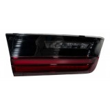 Lanterna Tampa Traseira Esquerda Bmw 320 G20 2022 C10006 Esquerdo/motorista Vermelho