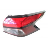 Lanterna Traseira Direita Nissan Versa 2022 D4853 Direito