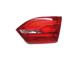 Lanterna Tampa Traseira Dir Vw Jetta 2016 D8046 Direito