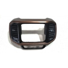 Moldura Central Do Painel Fiat Toro 20 Diesel 4x4 E4427 Preto