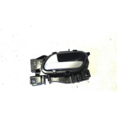 Maçaneta Interna Tras Esq Peugeot 2008 2021 E7767 Traseira
