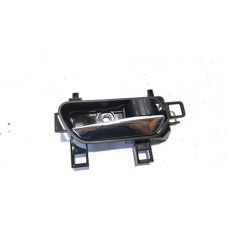 Maçaneta Interna Tras Dir Nissan Kicks 1.6 16v 2017  E7893 Traseira