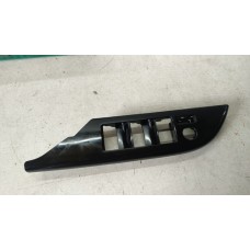 Moldura Comando Vidro Eletrico Diant Esq Hilux Sw4 20 G6018 Preto