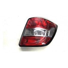 Lanterna Traseira Direita Gm Spin 2016 C/ Riscos D6321 Direito/passageiro Vermelho